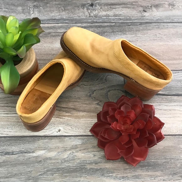 Frye Shoes - FRYE || Vintage Clogs
